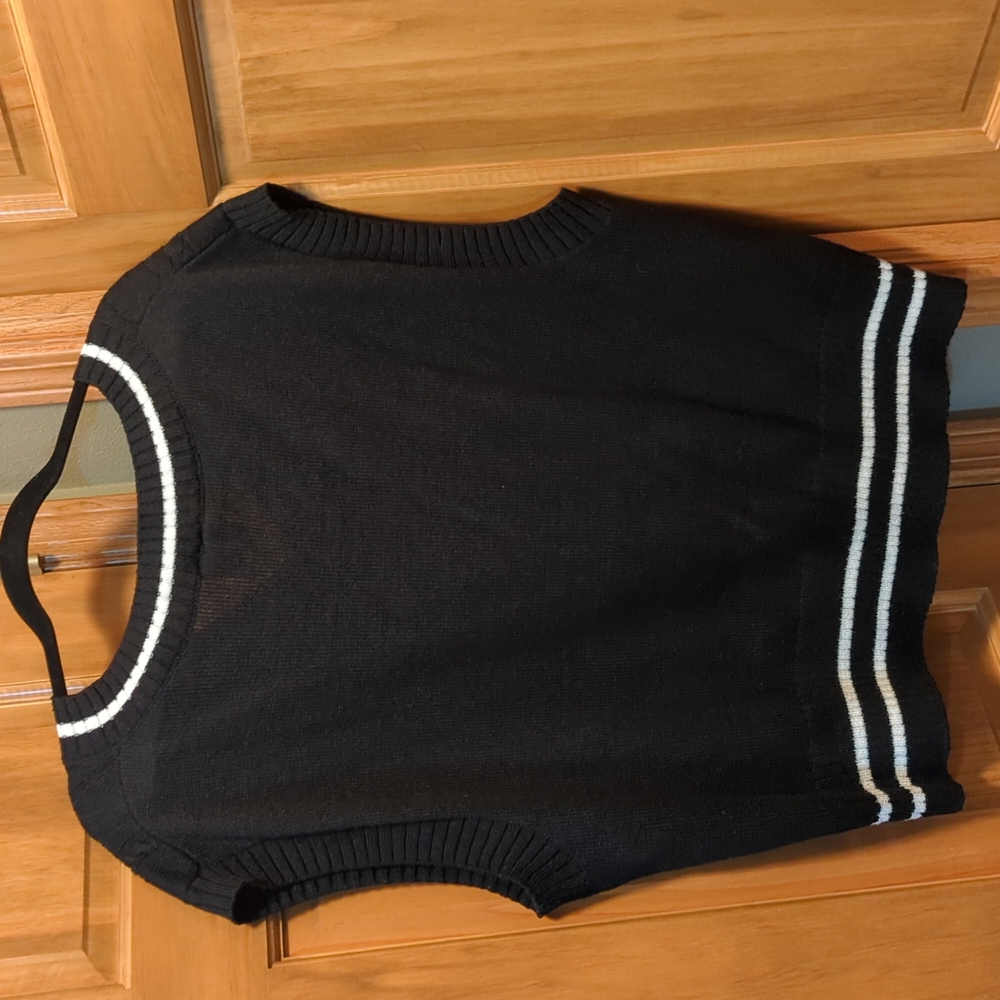 Divided Black Cable Knit V-Neck Sweater Vest - Picture 3 of 5